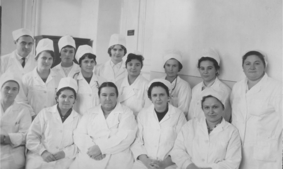 Смышляева А.Ф. с сотрудниками кафедры. 1967 г.jpg